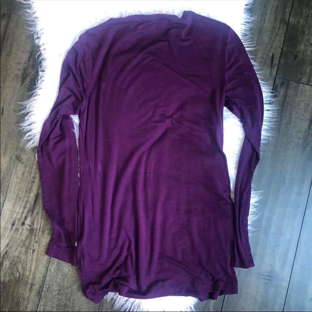 Forever 21 Lady Top - Picture 5 of 5